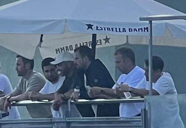 1725896239684030959.jpg 吐槽大会.jpg